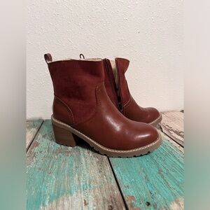 Women’s Universal Thread Boots